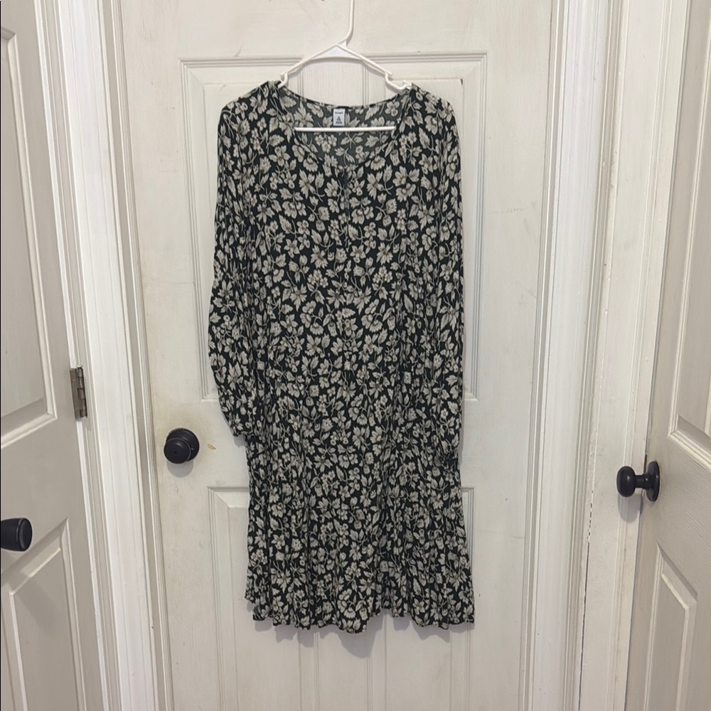 Old Navy Green and White Long Sleeve Sundress
